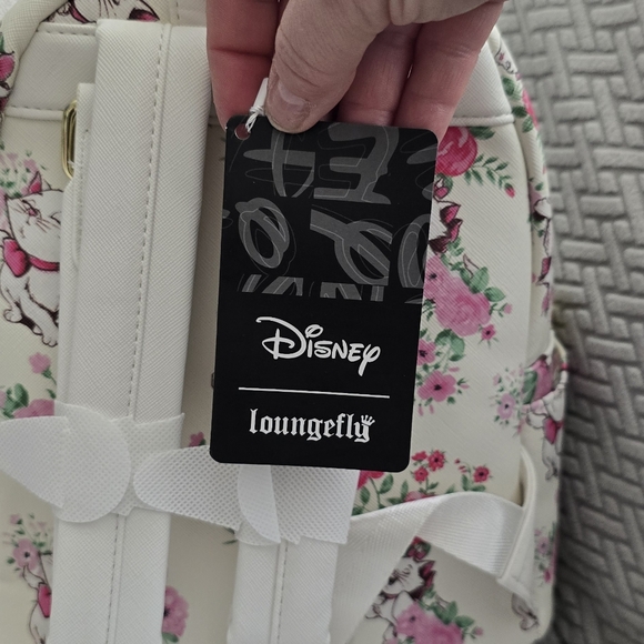 Disney Loungefly Aristocrat backpack - Picture 7 of 8